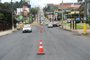 CAXIAS DO SUL, RS, BRASIL, 18/08/2023. As obras no trecho da Rua Atílio Andreazza estão concluídas. Os motoristas já podem circular pelas proximidades da escola Apolinário Alves dos Santos, no bairro Sagrada Família, em Caxias do Sul, até o cruzamento com a Rua Conselheiro Dantas. A partir da Rua Graciema Formolo, até a Major Adauto Cruz, as intervenções prosseguem. (Porthus Junior/Agência RBS)<!-- NICAID(15514124) -->