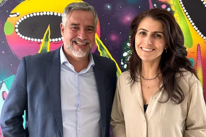 Paulo Pimenta e Manuela D'Ávila<!-- NICAID(16005828) -->
