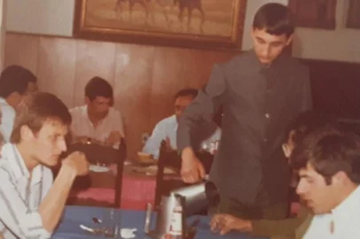 Fundador do Di Paolo, Paulo Geremia atuando como garçom em 1980, no Exército, em Bagé.<!-- NICAID(15819734) -->