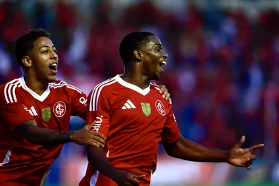 Porto Alegre, RS, Brasil - Campeonato Gaúcho 2026. Chegada do Internacional do Estádio Francisco Noveletto, o Passo D’Areia, para enfrentar o Monsoon.<!-- NICAID(16205030) -->
