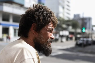 CAXIAS DO SUL, RS, BRASIL. 01-09-2025. Moradores e comerciantes do bairro São Pelegrino, em Caxias do Sul, relatam reações agressivas de um morador de rua que pede dinheiro nos semáforos. Fomos até o local verificar a situação e conversar com Eduardo de Almeida Cardoso (foto).<!-- NICAID(16114331) -->