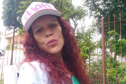 Simone Andrea Meinhardt é morta a facadas em Santa Cruz do Sul; namorado é o principal suspeito<!-- NICAID(16022939) -->