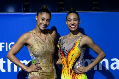 Bárbara Domingos (E) e Geovanna Santos (D), ginástica rítmica