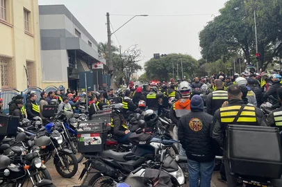 Motociclistas pedem justiça pela morte de colega em o Fundo<!-- NICAID(16059863) -->