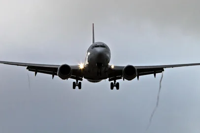 Avião<!-- NICAID(16174132) -->