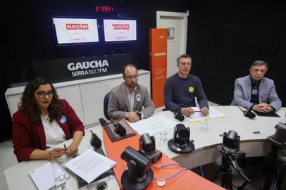 CAXIAS DO SUL, RS, BRASIL, 13/09/2024. Debate entre candidatos à prefeitura de Caxias do Sul, realizado pela Gaúcha Serra. (Bruno Todeschini/Agência RBS)Indexador: Bruno Todeschini<!-- NICAID(15865577) -->