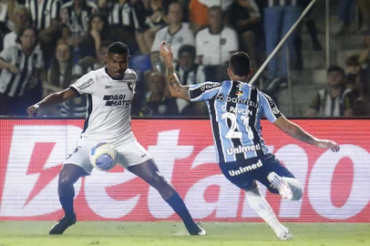 Cuiabano. Gremio x Botafogo pelo Campeonato Brasileiro no Estadio Kleber Andrade. 16 de Junho de 2024, Cariacica, ES, Brasil. Foto: Vitor Silva/Botafogo. Imagem protegida pela Lei do Direito Autoral Nº 9.610, DE 19 DE FEVEREIRO DE 1998. Sendo proibido qualquer uso comercial, remunerado e manipulacao/alteracao da obra.Indexador: Vitor_SilvaFotógrafo: Vitor Silva/Botafogo<!-- NICAID(15790425) -->