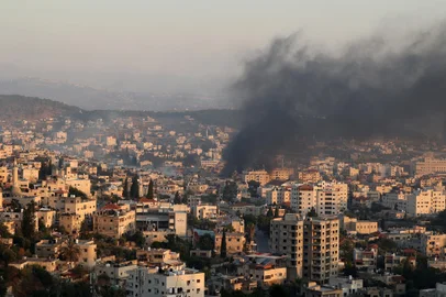 Israeli army kills one Palestinian in West Bank: Palestinian health ministrySmoke billows from houses inside a refugee camp in the occupied West Bank city of Jenin on July 3, 2023, after an Israeli strike. The Israeli army said July 3, 2023 it was striking targets in the occupied West Bank city of Jenin in an "extensive counterterrorism effort" that the Palestinian health ministry said had killed one resident and injured another. (Photo by Jaafar ASHTIYEH / AFP)Editoria: WARLocal: JeninIndexador: JAAFAR ASHTIYEHSecao: conflict (general)Fonte: AFPFotógrafo: STF<!-- NICAID(15472418) -->