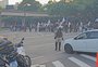 Movimentos sociais realizam caminhadas com bloqueios parciais no centro da Capital