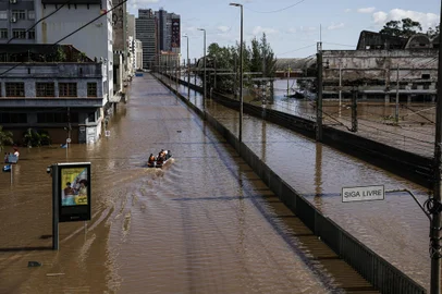 Porto Alegre, RS, Brasil, 14-05-2024: Avenida Maua alagada. Foto: Mateus Bruxel<!-- NICAID(15763771) -->