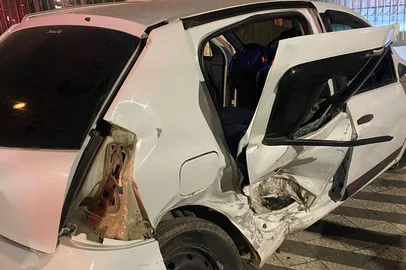 Passageira de carro por aplicativo morre em acidente em Pelotas<!-- NICAID(16205231) -->