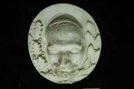 Máscara mortuária de Eduardo Sarmento Leite doada para a faculdade de medicina UFCSPA.<!-- NICAID(16330493) -->