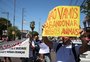 Moradores do Sarandi protestam em frente à Caixa e cobram celeridade na entrega de casas a atingidos pela enchente 