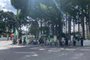 CAXIAS DO SUL, RS, BRASIL, 01/01/2023. Manifestantes começam abandonar acampamento em frente ao quartel em Caxias Do Sul (Neimar De Cesero/Agência RBS)<!-- NICAID(15309325) -->