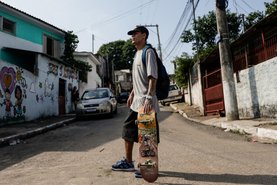 Porto Alegre, RS, BrasilDjorge Oliveira mora na Vila Bom Jesus, é atleta profissional de skate e treina na pista da orla.<!-- NICAID(15729629) -->