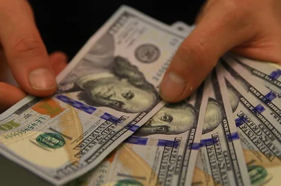 PORTOALEGRE-RS-BR 18.05.2018Oscilação no mercado financeiro faz o preço do dólar subir.FOTÓGRAFO: TADEU VILANI AGÊNCIARBS<!-- NICAID(13555189) -->