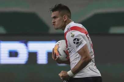 Argentina's River Plate Colombian Rafael Santos Borre celebrates after scoring against Brazil's Palmeiras during their Copa Libertadores semifinal football match at the Allianz Parque stadium in Sao Paulo, Brazil, on January 12, 2021. (Photo by AMANDA PEROBELLI / POOL / AFP)Editoria: SPOLocal: Sao PauloIndexador: AMANDA PEROBELLISecao: soccerFonte: POOLFotógrafo: STR<!-- NICAID(14744481) -->