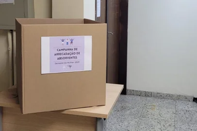 Campanha de doação de absorventes na UFRGS.<!-- NICAID(15364783) -->
