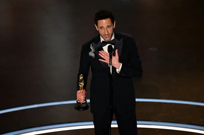 97th Academy Awards - ShowUS actor Adrien Brody accepts the award for Best Actor in a Leading Role for "The Brutalist" during the 97th Annual Academy Awards at the Dolby Theatre in Hollywood, California on March 2, 2025. (Photo by Patrick T. Fallon / AFP)Editoria: ACELocal: HollywoodIndexador: PATRICK T. FALLONSecao: celebrityFonte: AFPFotógrafo: STF<!-- NICAID(15988658) -->
