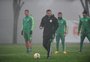 Técnico Umberto Louzer comanda primeiro treino e esboça time do Juventude