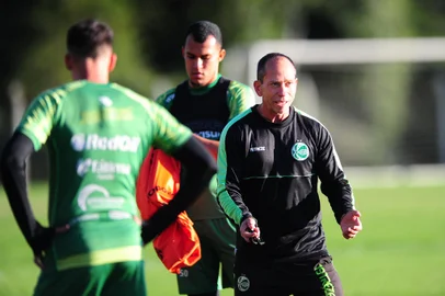 CAXIAS DO SUL, RS, BRASIL, 10/05/2023. Treino do Juventude no Centro de Formação de Atletas e Cidadãos (Cfac) - o Ju está disputando a série B do Campeonato Brasileiro. Primeiro treinamento aberto do técnico Adaílton Bolzan. (Porthus Junior/Agência RBS)Indexador:                                 <!-- NICAID(15425332) -->
