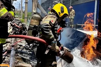Piloto morre após queda de avião em pátio de manutenção do metrô de BH<!-- NICAID(16384239) -->