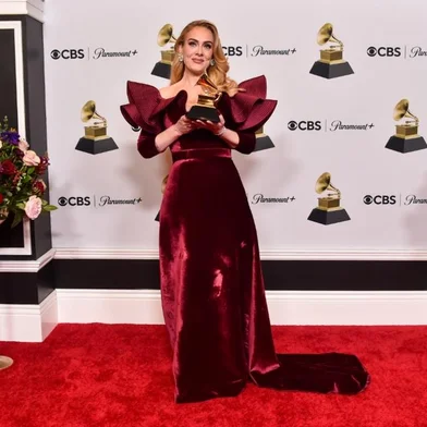 LOS ANGELES, CALIFORNIA - FEBRUARY 05: Adele poses with the Best Pop Solo Performance Award for "Easy on Me" in the press room during the 65th GRAMMY Awards at Crypto.com Arena on February 05, 2023 in Los Angeles, California.   Alberto E. Rodriguez/Getty Images for The Recording Academy/AFP (Photo by Alberto E. Rodriguez / GETTY IMAGES NORTH AMERICA / Getty Images via AFP)<!-- NICAID(15341083) -->