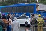 Motorista é morto a tiros enquanto dirigia, e carro bate em traseira de ônibus em Canoas