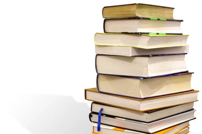 Pilha de livros<!-- NICAID(10430240) -->
