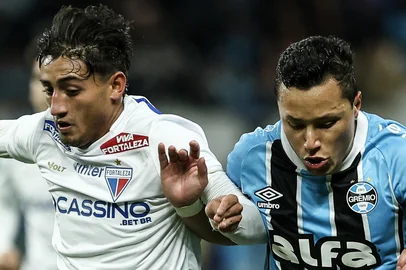PORTO ALEGRE, RS, BRASIL, 29-07-2025: Grêmio x Fortaleza em partida atrasada válida pela 14ª rodada do Campeonato Brasileiro. O tricolor de Mano Menezes busca uma vitória após uma série de resultados negativos no Brasileirão. Foto: Duda Fortes/Agência RBS<!-- NICAID(16090419) -->