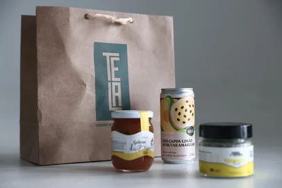 PORTO ALEGRE, RS, BRASIL, 17-10-2025: Produtos da TELA para o espaço Consumidor Verde da Giane Gerra. Foto: Jonathan Heckler/Agência RBS<!-- NICAID(16148708) -->