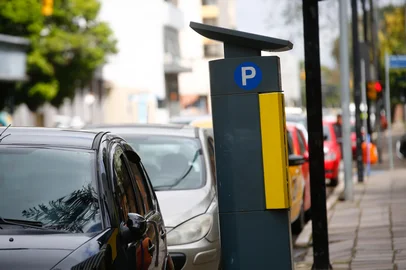 14/09/2022 - PORTO ALEGRE, RS -  Prefeitura deve anunciar mudanças na área azul de estacionamentos. Foto Jonathan Heckler / Agência RBS<!-- NICAID(15205686) -->