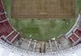 FOTOS: recuo do alagamento revela danos ao gramado do Beira-Rio