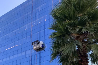 Climber Robotics Manutenção Predial<!-- NICAID(15521126) -->