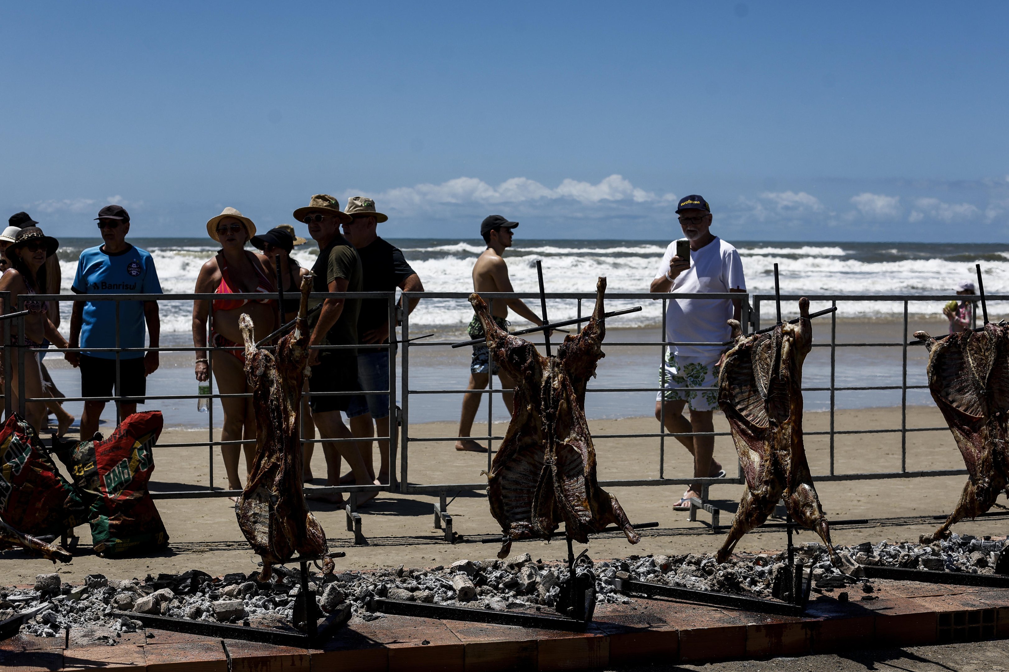 Com quatro quil&ocirc;metros e meio de extens&atilde;o e 1,8 mil assadores, Paleta Atl&acirc;ntida chega &agrave; sua nona edi&ccedil;&atilde;o