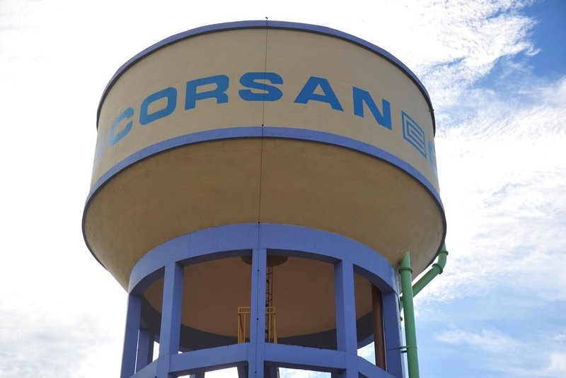 A Corsan inaugurou na tarde desta quarta-feira (04/05/12) um reservatório de água com capacidade para 500 mil litros que deve solucionar os problemas de falta de água em toda a região Oeste de Santa Maria. O resevatório fica na Nova Santa Marta.<!-- NICAID(8385280) -->