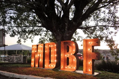 A segunda edição do MDBFair, evento que busca celebrar o Blues através da confraternização entre artistas e amantes da música, vai ocorrer nos dias  10, 11 e 12 de maio no Parque da Vindima Eloy Kunz em Flores da Cunha (RS).   <!-- NICAID(15706809) -->