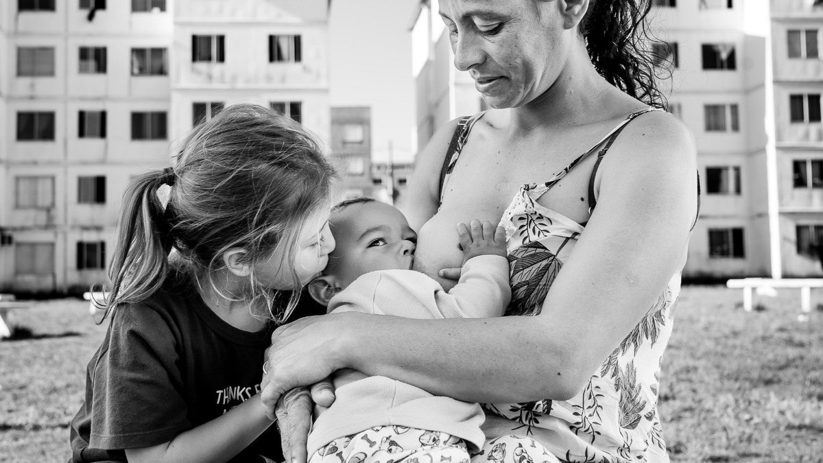 Fotógrafo gaúcho conquista reconhecimento internacional com foto de mãe amamentando