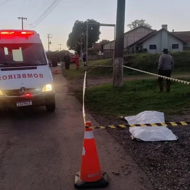 Homem morre atropelado em Picada Café<!-- NICAID(16050096) -->