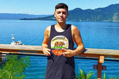 Matheus Guimarães Montenegro, de São Vicente (SP), foi aprovado em 28 universidades dos EUA após demonstrar suas habilidades no jogo eletrônico Fornite.<!-- NICAID(15133249) -->