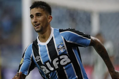 GAUCHÃO  PORTO ALEGRE, RS, BRASIL, 22-02-2025 - Grêmio e Juventude se enfrentam pelo jogo de ida da semifinal do Campeonato Gaúcho 2025, na Arena, em Porto Alegre. Cristian Olivera.  Foto: Mateus Bruxel / Agência RBS<!-- NICAID(15982126) -->