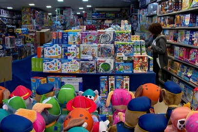 PELOTAS. 07.10.2026. Dia das Crianças deve elevar vendas em 3,4% em Pelotas; veja os presentes mais procurados. Sindilojas estima valor médio de R$ 215 por presente; brinquedos, calçados e roupas lideram a procura, enquanto eletrônicos perdem espaço. Foto: Leonardo Silva / Grupo RBS<!-- NICAID(16381990) -->