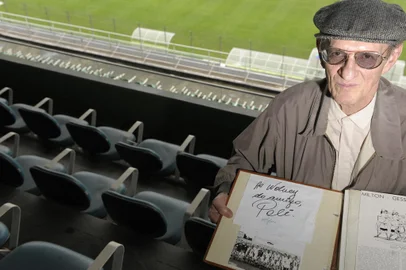 Wolney Rivoire (FOTO), 74 anos, e Laury Tonietto (conhecido como Lory), 78 anos. Os dois enfrentaram o Pelé em 1957, no único jogo em que o Rei jogou em Caxias do Sul (matéria especial para sábado dos 70 anos de Pelé).Indexador: JUAN BARBOSA                    <!-- NICAID(6210238) -->