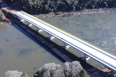A aguardada rota turística Caminhos da Neve, que vai ligar Florianópolis a Gramado, está cada vez mais perto de se tornar realidade. O trajeto, que atravessa algumas das cidades mais procuradas por quem busca frio e até neve no Brasil, já teve boa parte das obras concluídas em Santa Catarina. <!-- NICAID(16091758) -->