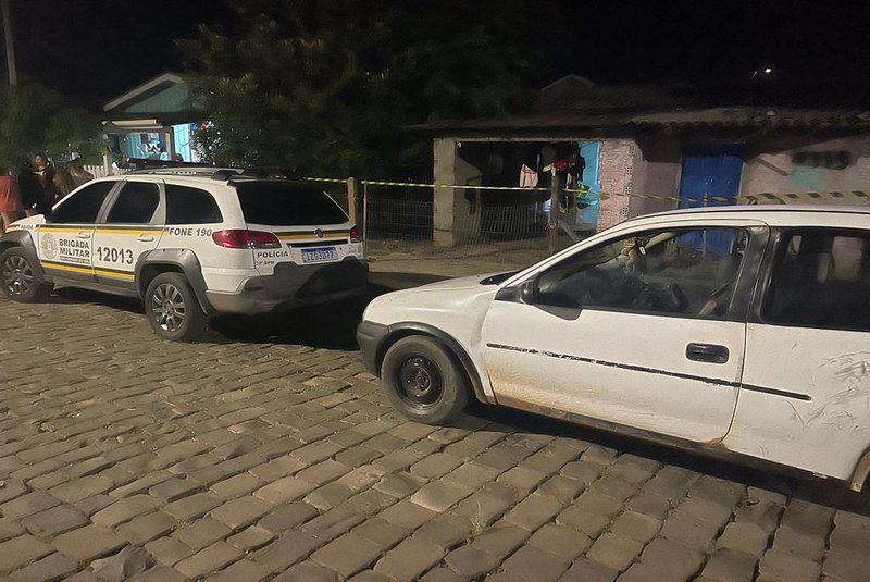Um homem foi morto a tiros em Soledade, no norte do RS, na noite de terça-feira (9). O crime ocorreu na rua Nei Teixeira, no bairro Botucaraí, por volta das 21h.<!-- NICAID(15646234) -->