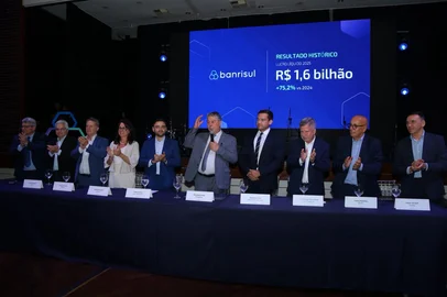 PORTO ALEGRE, RS, BRASIL - 11/02/2026 - O Banrisul registrou lucro líquido recorde em 2025. O resultado foi de R$ 1,6 bilhão, consolidando alta de 75,2% em relação ao desempenho do banco em 2024. O balanço financeiro foi apresentado pela instituição em coletiva de imprensa realizada na noite desta quarta-feira (11), em Porto Alegre (Foto: Tiago Pereira/Banrisul)<!-- NICAID(16223513) -->