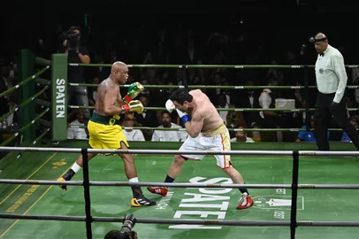 Anderson Silva enfrenta Chael Sonnen no Spaten Fight NightSP - SÃO PAULO/FIGTH NIGHT/BOX/ONTEM/ANDERSON SILVA X CHAEL SONNEN - ESPORTES - Anderson Silva enfrenta Chael Sonnen durante o Spaten Fight Night realizado no Komplexo Tempo, em São Paulo, na   noite de ontem 15 de junho de 2024. A luta terminou empatada.     15/06/2024 - Foto: ANDRé RIBEIRO/THENEWS2/ESTADÃO CONTEÚDOEditoria: ESPORTESLocal: SÃO PAULOIndexador: ANDRé RIBEIROFonte: Thenews2Fotógrafo: THENEWS2<!-- NICAID(15790153) -->