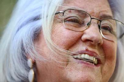 PORTO ALEGRE, RS, BRASIL, 15/11/2018: Retrato de Maria Carpi, patrona da 64ª Feira do Livro de Porto Alegre. (CAMILA DOMINGUES/AGÊNCIA RBS).<!-- NICAID(13832537) -->