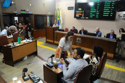 CAXIAS DO SUL, RS, BRASIL, 14/12/2023. Última sessão legislativa do ano de 2023 na Câmara Municipal de Vereadores de Caxias do Sul. (Bruno Todeschini/Agência RBS)Indexador: BTK<!-- NICAID(15625778) -->
