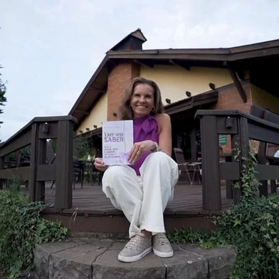 Mariela Oppitz Sorgetz está a frente do Movimento Viver sem Saber e é autora do livro Viver sem Saber – Relatos de amor, dor e humor sobre a Doença de Alzheimer.<!-- NICAID(15216170) -->